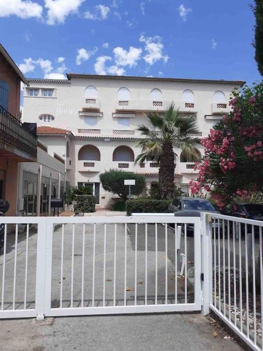 Bandol: Elegant Et Cosy 2 Pieces, Proche Ville Et Plage Екстериор снимка